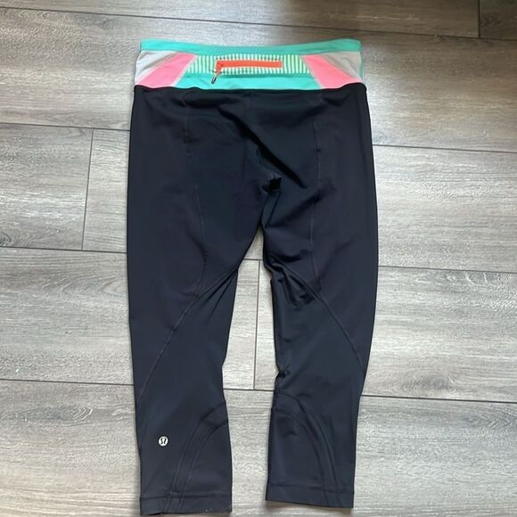 Size 8 Lululemon Run: Inspire Crop II - Picture 3 of 5